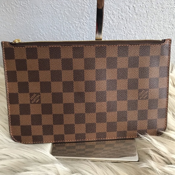 Louis Vuitton NVF Pouch/Wristlet in Damier Ebene - Picture 6 of 8